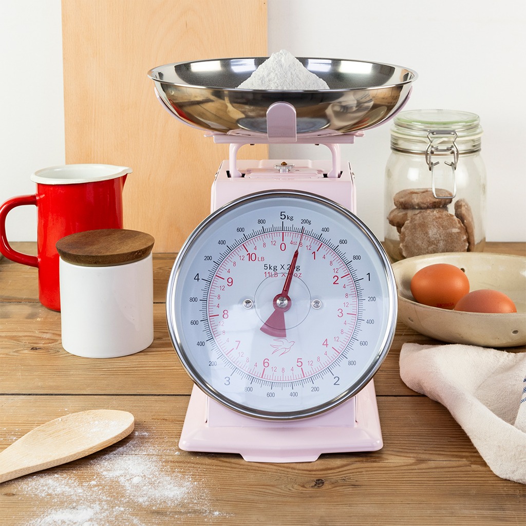 Mastering Your Kitchen with a Digital Food Scale and Measuring Cup